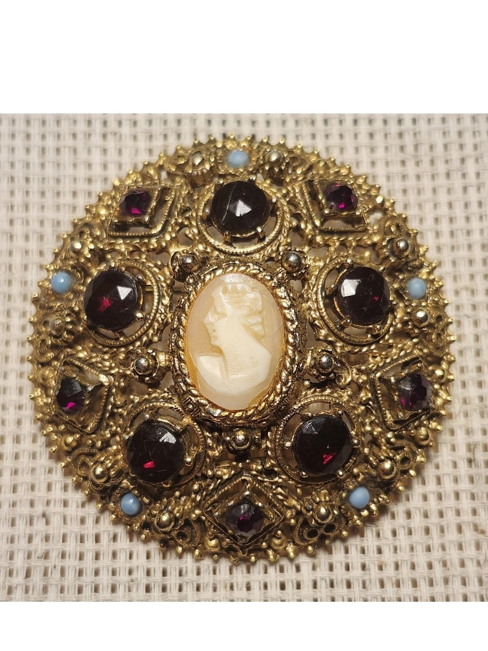 Vtg FLORENZA Round Domed Cameo Brooch Antiqued Gold Tone Victorian Revival
